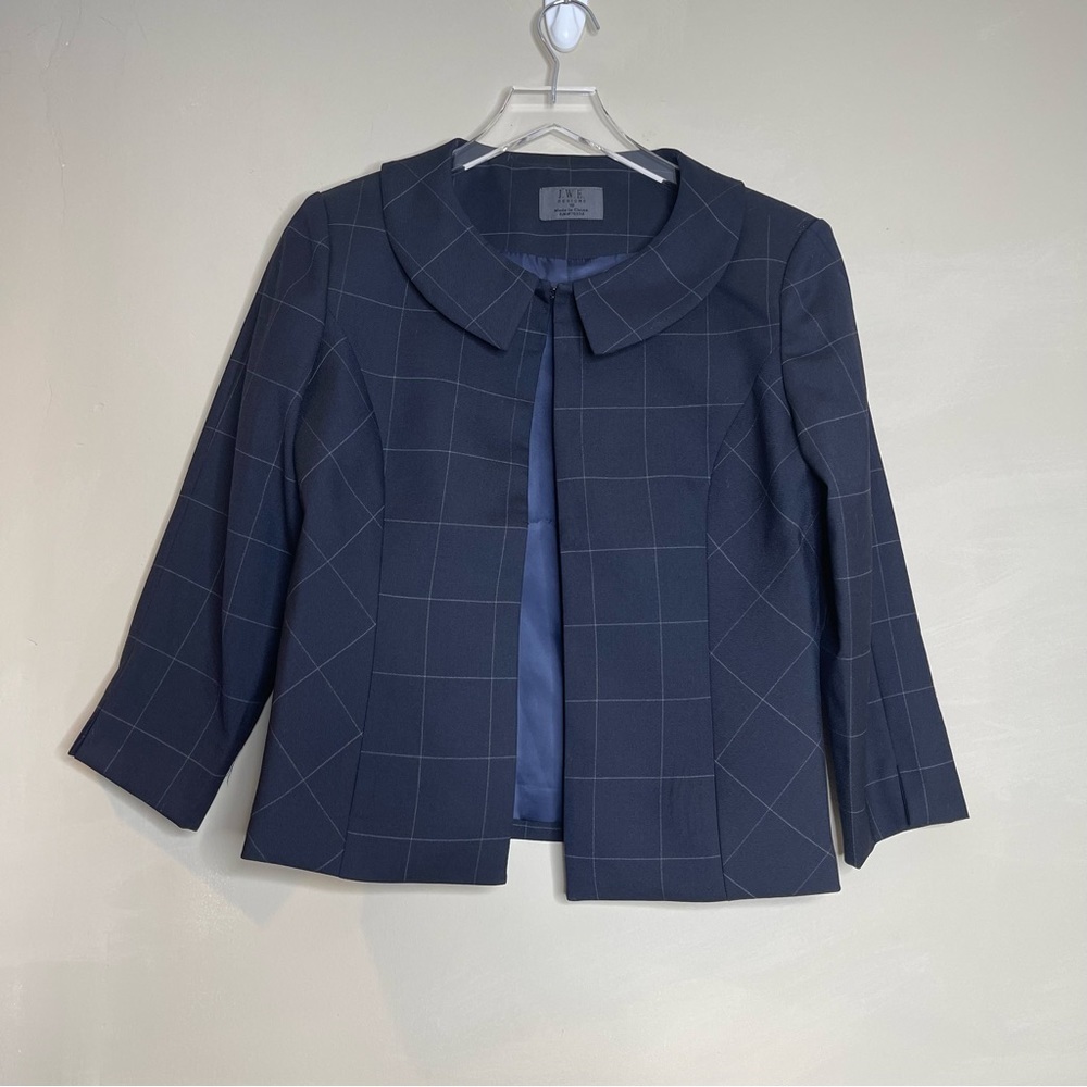 J. W. E designs women’s blazer size 10